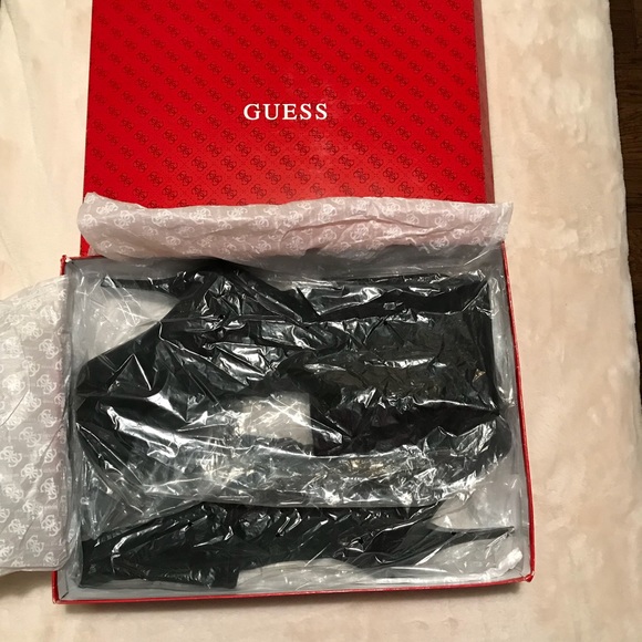 🎊SOLD🎊 Guess Boots - Picture 4 of 4
